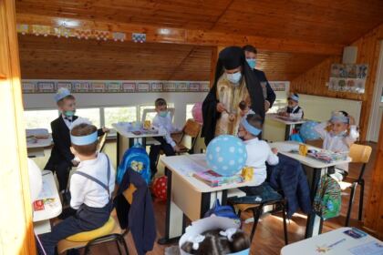 Deschiderea cursurilor pentru noul an şcolar la Seminarul Teologic „Sfântul Apostol Andrei“ din Galaţi – fotografia 32