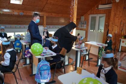 Deschiderea cursurilor pentru noul an şcolar la Seminarul Teologic „Sfântul Apostol Andrei“ din Galaţi – fotografia 33