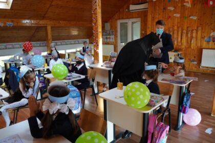 Deschiderea cursurilor pentru noul an şcolar la Seminarul Teologic „Sfântul Apostol Andrei“ din Galaţi – fotografia 34