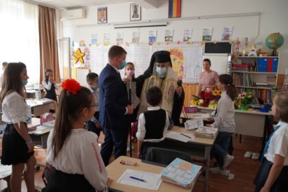 Deschiderea cursurilor pentru noul an şcolar la Seminarul Teologic „Sfântul Apostol Andrei“ din Galaţi – fotografia 40