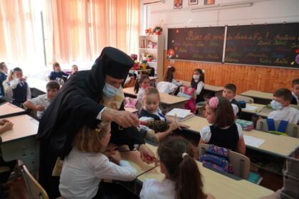 Deschiderea cursurilor pentru noul an şcolar la Seminarul Teologic „Sfântul Apostol Andrei“ din Galaţi – fotografia 41