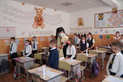 Deschiderea cursurilor pentru noul an şcolar la Seminarul Teologic „Sfântul Apostol Andrei“ din Galaţi – fotografia 44
