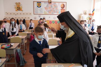 Deschiderea cursurilor pentru noul an şcolar la Seminarul Teologic „Sfântul Apostol Andrei“ din Galaţi – fotografia 45