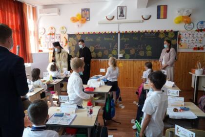 Deschiderea cursurilor pentru noul an şcolar la Seminarul Teologic „Sfântul Apostol Andrei“ din Galaţi – fotografia 46