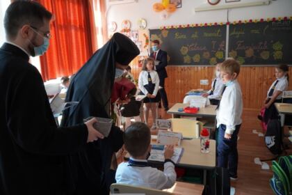 Deschiderea cursurilor pentru noul an şcolar la Seminarul Teologic „Sfântul Apostol Andrei“ din Galaţi – fotografia 48