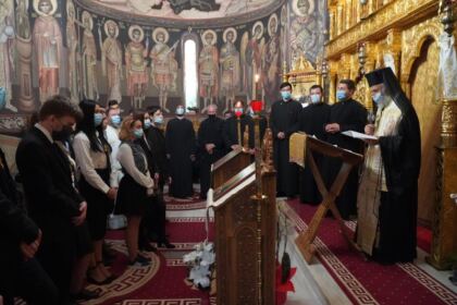 Deschiderea cursurilor pentru noul an şcolar la Seminarul Teologic „Sfântul Apostol Andrei“ din Galaţi – fotografia 57
