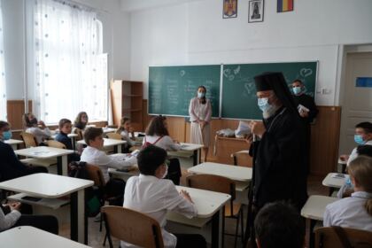 Deschiderea cursurilor pentru noul an şcolar la Seminarul Teologic „Sfântul Apostol Andrei“ din Galaţi – fotografia 63