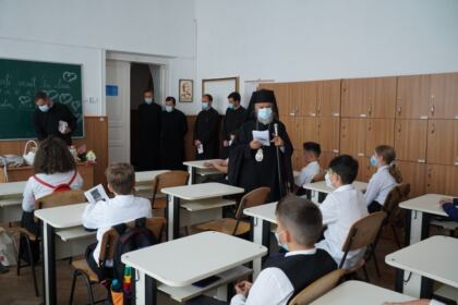Deschiderea cursurilor pentru noul an şcolar la Seminarul Teologic „Sfântul Apostol Andrei“ din Galaţi – fotografia 64