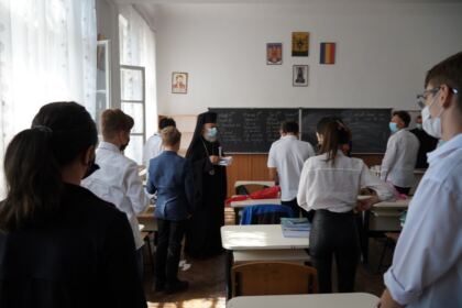 Deschiderea cursurilor pentru noul an şcolar la Seminarul Teologic „Sfântul Apostol Andrei“ din Galaţi – fotografia 68