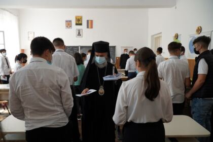 Deschiderea cursurilor pentru noul an şcolar la Seminarul Teologic „Sfântul Apostol Andrei“ din Galaţi – fotografia 69