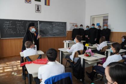 Deschiderea cursurilor pentru noul an şcolar la Seminarul Teologic „Sfântul Apostol Andrei“ din Galaţi – fotografia 71