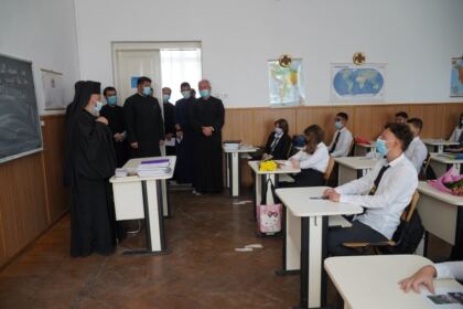 Deschiderea cursurilor pentru noul an şcolar la Seminarul Teologic „Sfântul Apostol Andrei“ din Galaţi – fotografia 72