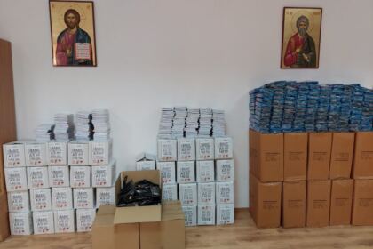 Arhiepiscopia Dunării de Jos continuă sprijinirea elevilor cu ghiozdane şi rechizite şcolare – fotografia 5
