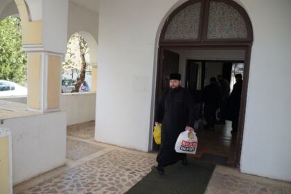 Preoţii şi credincioşii brăileni au organizat un nou transport cu ajutoare pentru ucraineni – fotografia 7