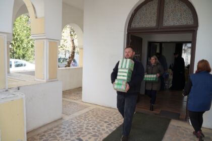 Preoţii şi credincioşii brăileni au organizat un nou transport cu ajutoare pentru ucraineni – fotografia 8