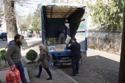 Preoţii şi credincioşii brăileni au organizat un nou transport cu ajutoare pentru ucraineni – fotografia 10