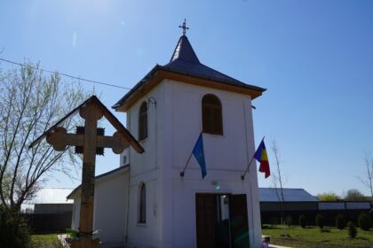 Rugăciune şi caravană medicală în satul Petroiu din judeţul Brăila – fotografia 1