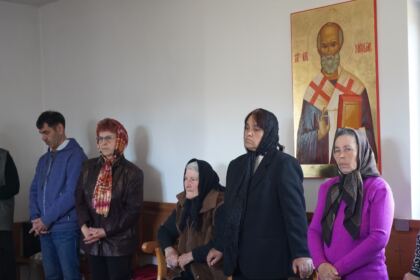 Rugăciune şi caravană medicală în satul Petroiu din judeţul Brăila – fotografia 10