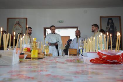 Rugăciune şi caravană medicală în satul Petroiu din judeţul Brăila – fotografia 12