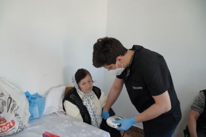 Rugăciune şi caravană medicală în satul Petroiu din judeţul Brăila – fotografia 46