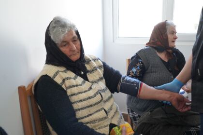 Rugăciune şi caravană medicală în satul Petroiu din judeţul Brăila – fotografia 51