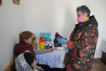 Rugăciune şi caravană medicală în satul Petroiu din judeţul Brăila – fotografia 54