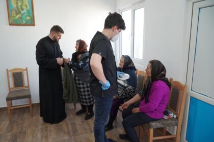 Rugăciune şi caravană medicală în satul Petroiu din judeţul Brăila – fotografia 56