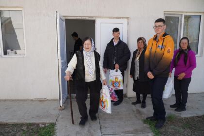 Rugăciune şi caravană medicală în satul Petroiu din judeţul Brăila – fotografia 57
