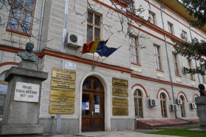 Simpozion studenţesc la Galaţi dedicat sfinţilor isihaşti – fotografia 1