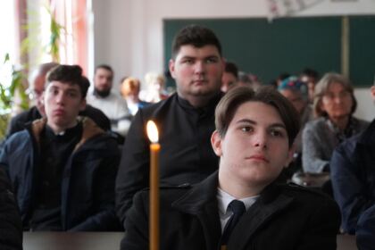 Simpozion studenţesc la Galaţi dedicat sfinţilor isihaşti – fotografia 17