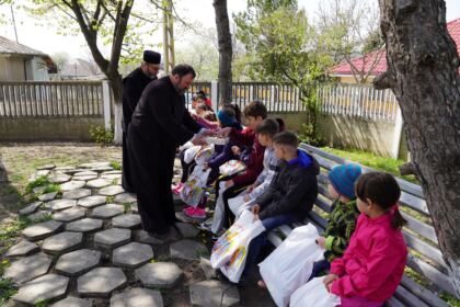 Programul eparhial „Ne înnoim de Sfintele Paşti“ a continuat în Protopopiatul Galaţi – fotografia 16