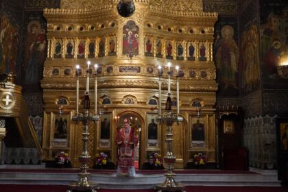 Liturghie şi filantropie la Catedrala Arhiepiscopală din Galaţi – fotografia 8
