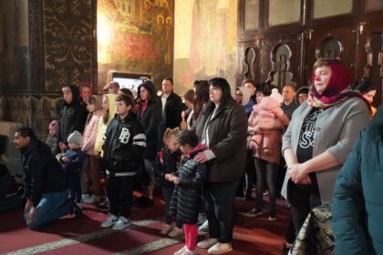 Liturghie şi filantropie la Catedrala Arhiepiscopală din Galaţi – fotografia 14