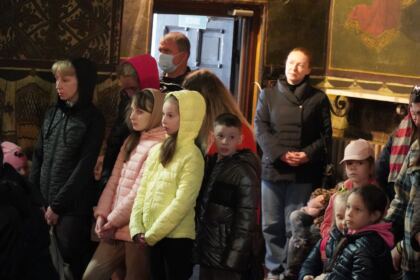 Liturghie şi filantropie la Catedrala Arhiepiscopală din Galaţi – fotografia 18