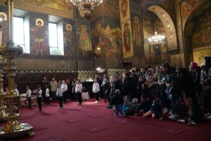 Liturghie şi filantropie la Catedrala Arhiepiscopală din Galaţi – fotografia 31