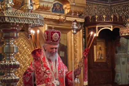 Liturghie şi filantropie la Catedrala Arhiepiscopală din Galaţi – fotografia 32