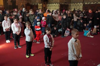 Liturghie şi filantropie la Catedrala Arhiepiscopală din Galaţi – fotografia 34