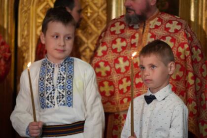 Liturghie şi filantropie la Catedrala Arhiepiscopală din Galaţi – fotografia 58