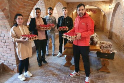 Daruri pascale oferite refugiaţilor ucraineni – fotografia 1