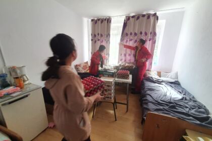 Daruri pascale oferite refugiaţilor ucraineni – fotografia 11