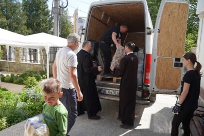 Un nou transport cu ajutoare pentru ucraineni – fotografia 24