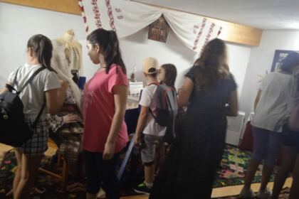 O zi de tabară a înfrățit și bucurat copiii din patru parohii brăilene – fotografia 20