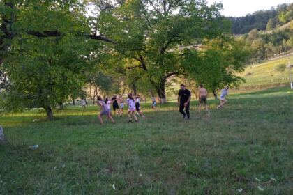 Bucurii pentru tinerii din Parohia Lanurile – fotografia 9
