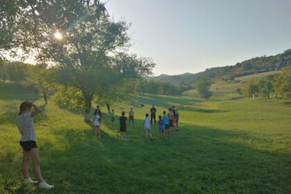 Bucurii pentru tinerii din Parohia Lanurile – fotografia 11