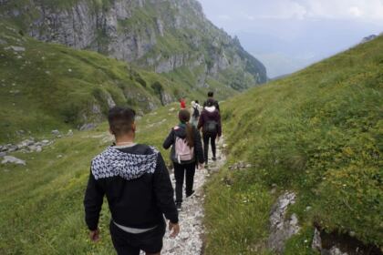 Bucurii pentru tinerii din Parohia Lanurile – fotografia 17