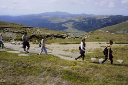 Bucurii pentru tinerii din Parohia Lanurile – fotografia 18