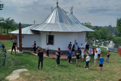 Activități de vară pentru copii în satul Fundeanu – fotografia 19