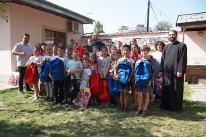 Sprijin pentru 4.000 de copii din partea Arhiepiscopiei Dunării de Jos, la început de an şcolar – fotografia 14
