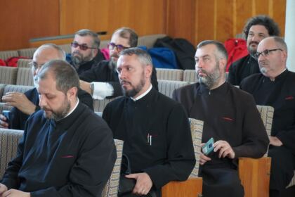 Sprijin pentru 4.000 de copii din partea Arhiepiscopiei Dunării de Jos, la început de an şcolar – fotografia 5