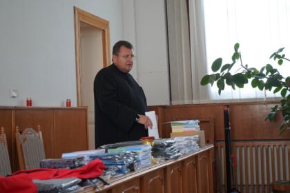 Sprijin pentru 4.000 de copii din partea Arhiepiscopiei Dunării de Jos, la început de an şcolar – fotografia 6